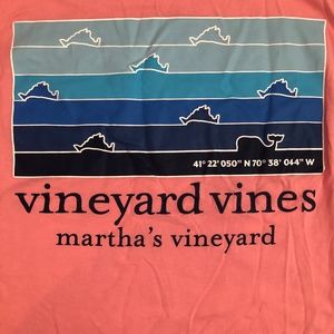 Vineyard Vines pink t-shirt size small with design
